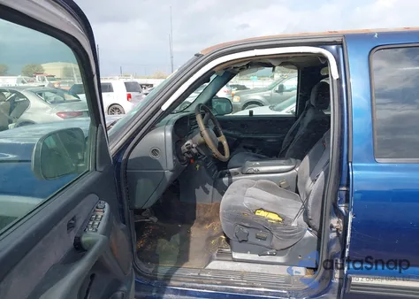 2001 Chevrolet Silverado 2500Hd Ls z USA, uszkodzony, nr VIN 1GCHC23U21F134186